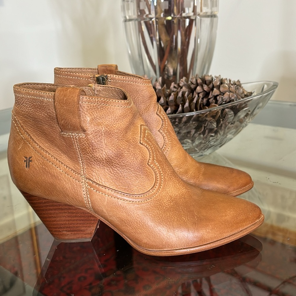 Frye Brown Leather Western Ankle Booties size 7.5